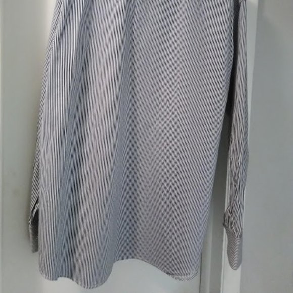 Button Up - Picture 4 of 4